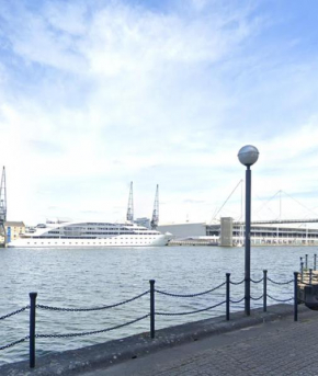 Luxury Riverview 2Bed Apt- 5 mins from Excel London, Canary wharf, 02 Arena - Free Parking - PlayStation 4 Provided